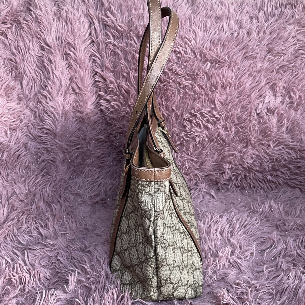 Gucci GG Supreme Brown Tote - Picture 4 of 16